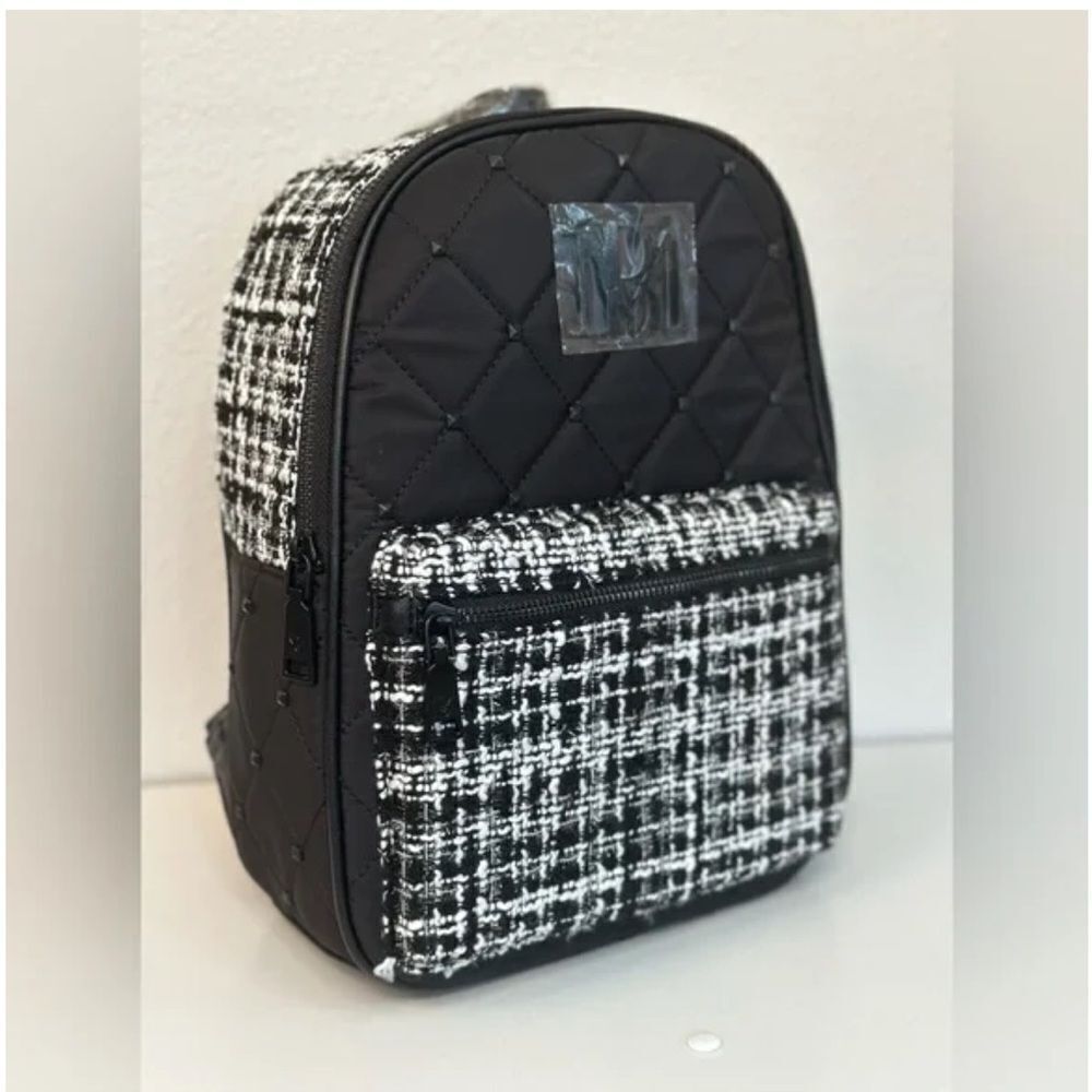 BADGLEY MISCHKA NWT DIAMOND QUILTED NYLON BACKPACK - Picture 2 of 4